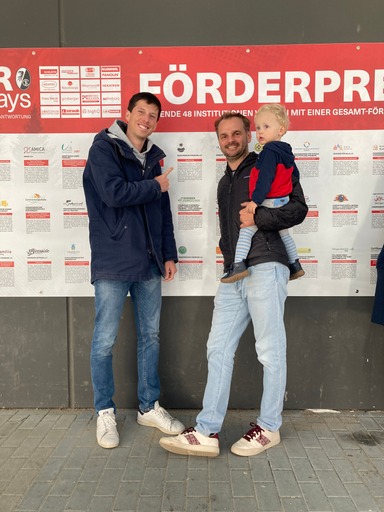 David Baumann und Philipp Wirthgen bei der Preisverleihung des FAIR ways Förderpreises im Europapark Stadion